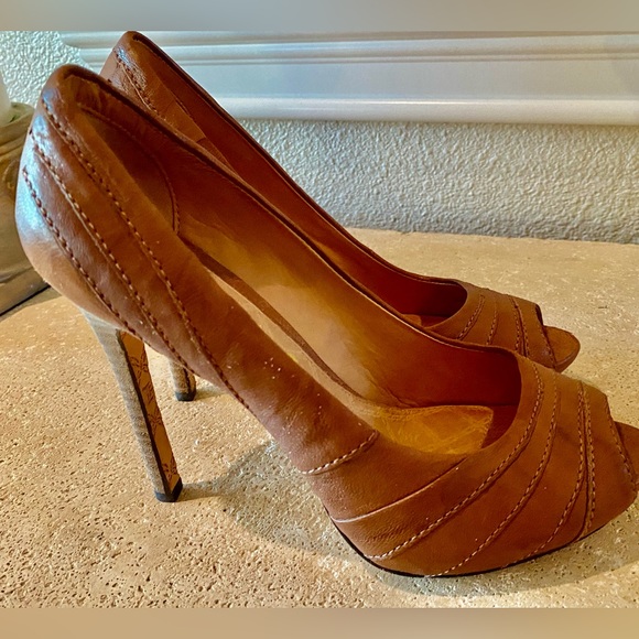 L.A.M.B. Shoes - L.A.M.B. Heels! Sexy Saddle Color Heels